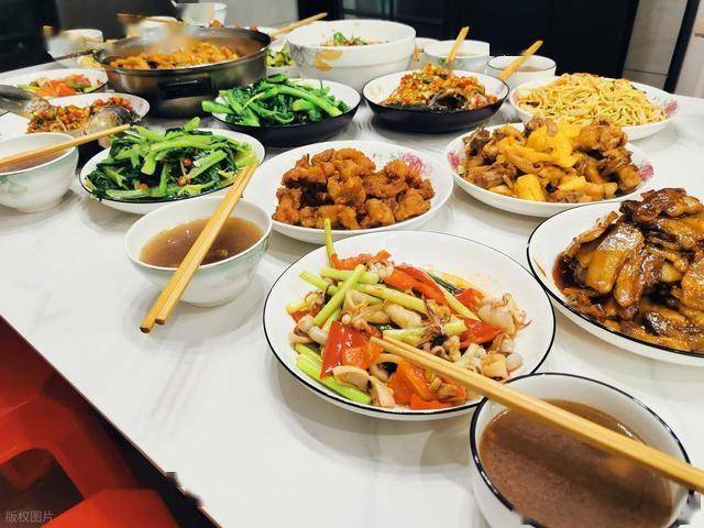 “吃饭八分饱”被推翻了？医生：过了65岁，吃饭尽量要做到这6点