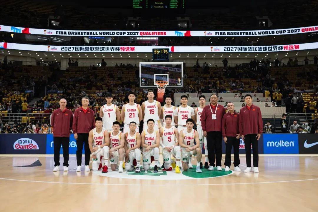 原创            76-80！中国男篮不敌韩国！李贤重怒砍33+10