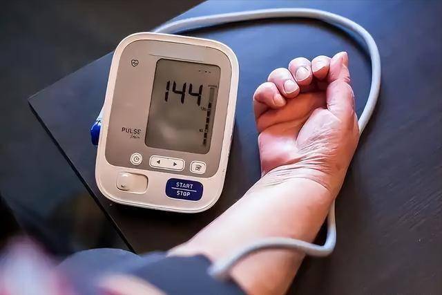 我国超2亿人患高血压？医生呼吁：停止食用“3物”，保护血管