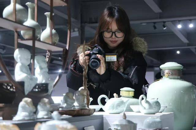 为文化传播注入专业力量！平顶山陶瓷短视频大赛采风活动启动