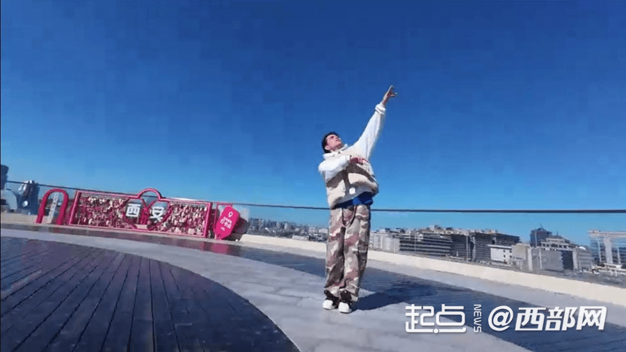 探班2026丝路春晚：SHarK在西安中轴线唱响丝路新说唱