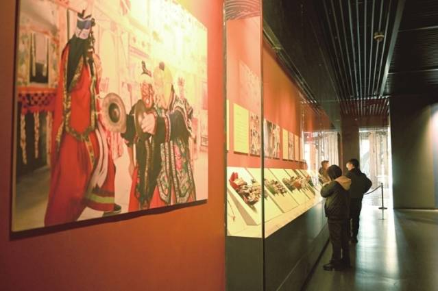 山西太原：面具里的傩戏艺术