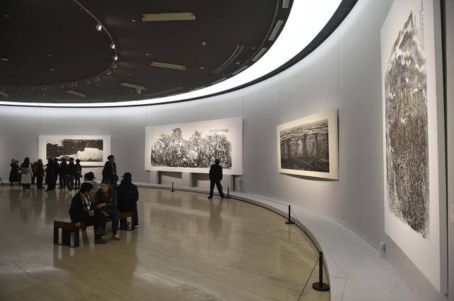 “望千山——程大利艺术展”在中国美术馆展出