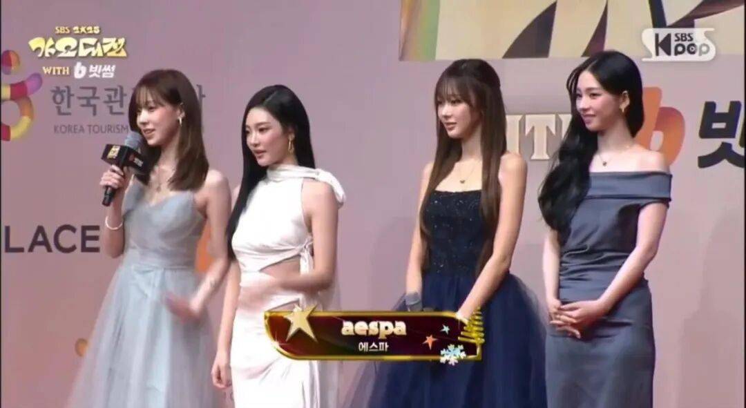 她的问候没人回应，网友争论：遭遇“冷处理”冤不冤？