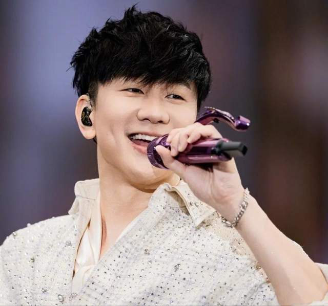 原创            歌手出场费揭秘！薛之谦价格媲美林俊杰，杨丞琳比张韶涵低50万