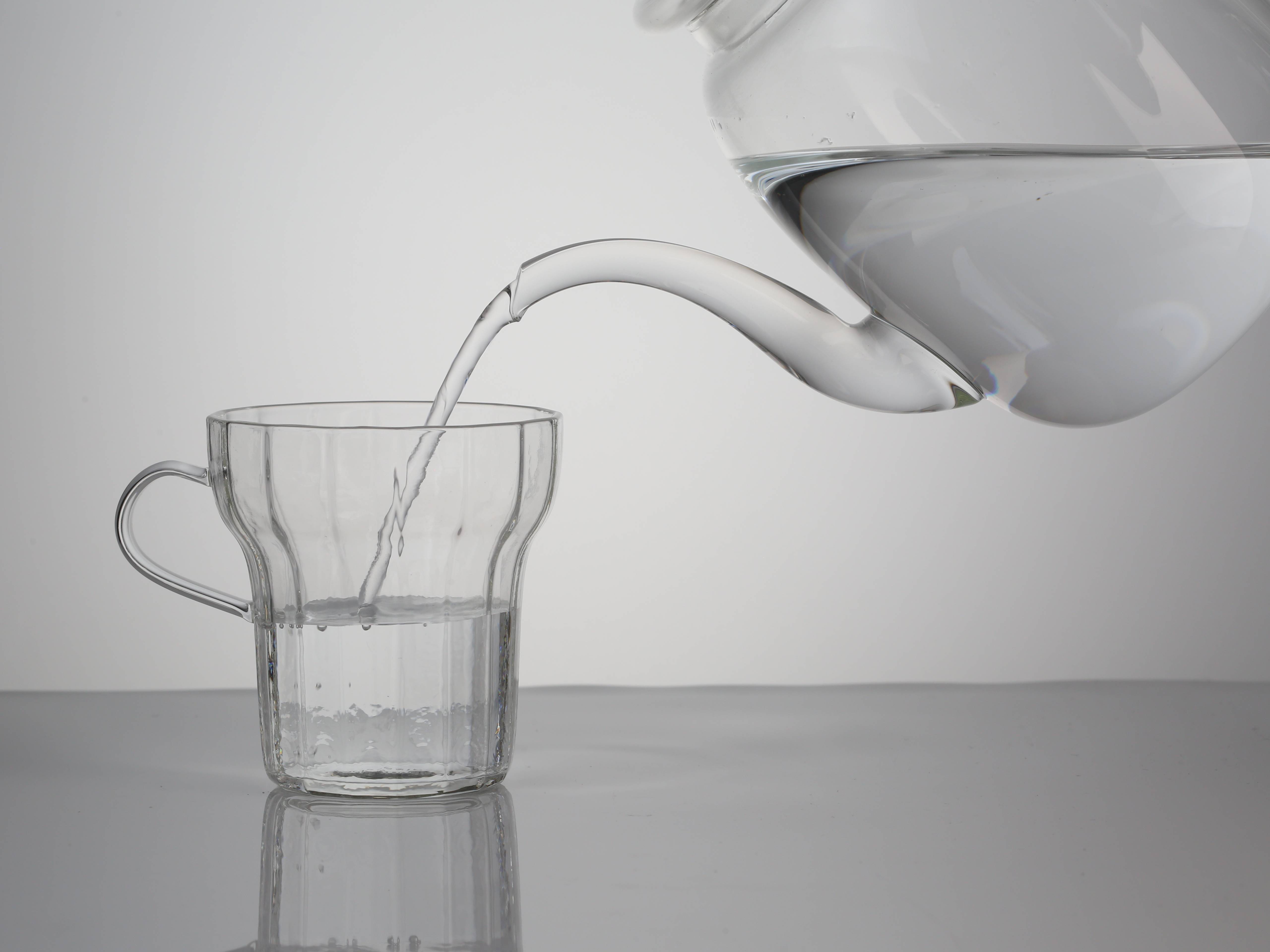 家用玻璃茶壶，冰与火在玲珑中交锋，茶香却温柔了整个午后。