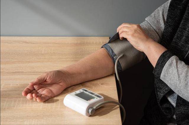 医生研究发现：高血压患者若无这5种症状，可以放宽心，风险较低