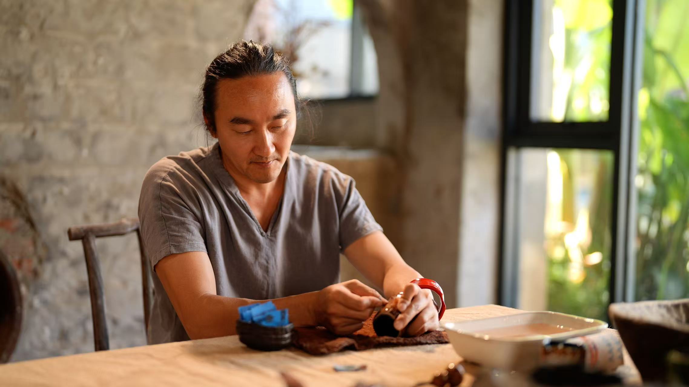 纪录片《乡村有工匠》：看乡村传统技艺如何在指尖生花