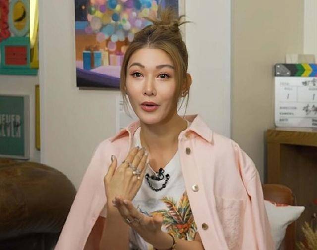 香港知名女星拒绝一亿包养合同，和前夫闪婚闪离，直言没有后悔