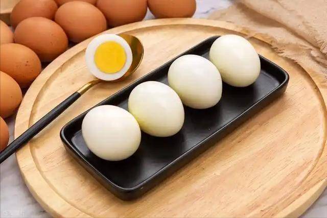 早饭常吃鸡蛋的人，身体会有什么变化？医生：5种益处意想不到