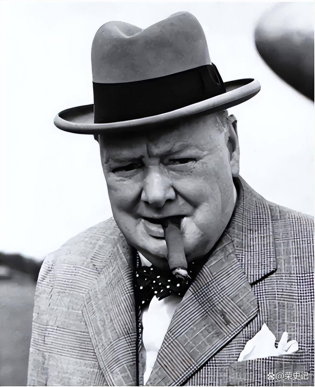 原创            丘吉尔真实生活大揭秘：一生抽掉25万支雪茄烟，却能活到91岁