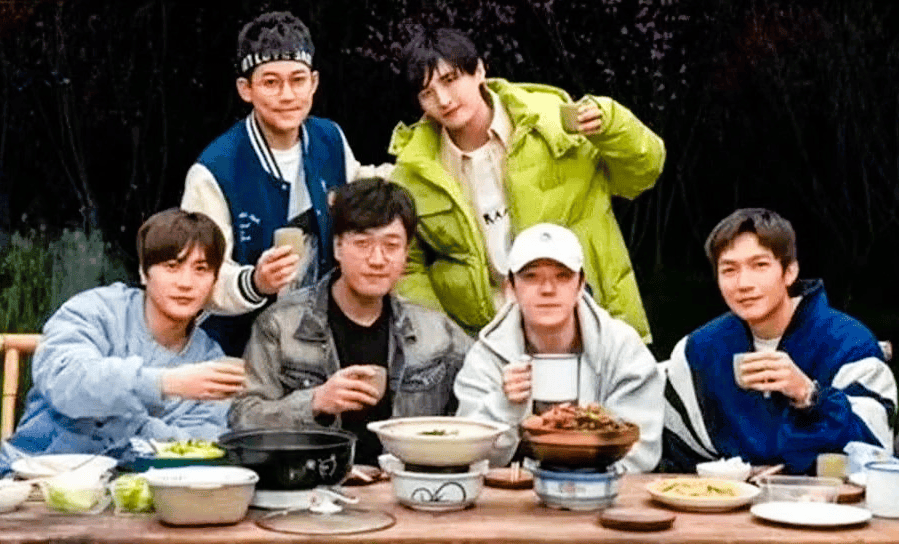 原创            《快乐老友记》有风季定档！再就业男团开录，一人一房像童话世界