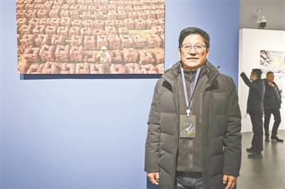 用艺术语言呈现郑州蓬勃发展