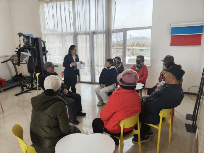 茶吧议事厅 小空间里的大民主