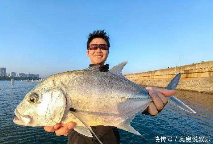 原创            孟鹤堂海南录完综艺，又赶赴吕梁，参加央视跨年，年底孟哥闲不住