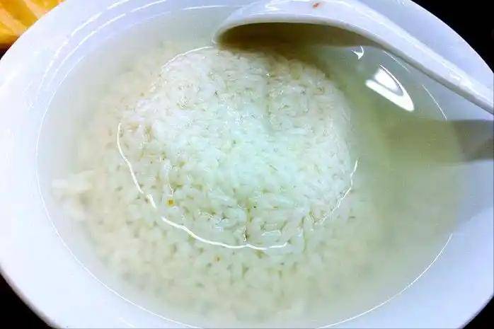 米酒再次成焦点！医生表示：痛风患者喝米酒时，多留意这5点！