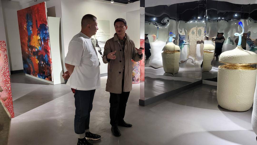 “瓷韵匠鑫 骏启华章——袁海龙·艺术”将于12月24日开幕