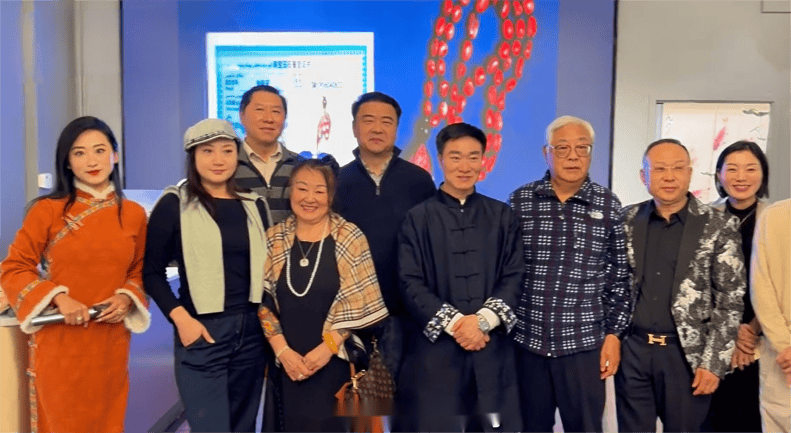世界艺术家协会主席王余根博士国际艺展圆满举办