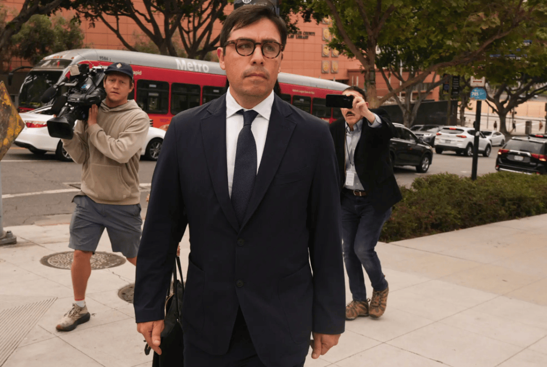 《老友记》“钱德勒”死亡，其私人医生被判30个月监禁