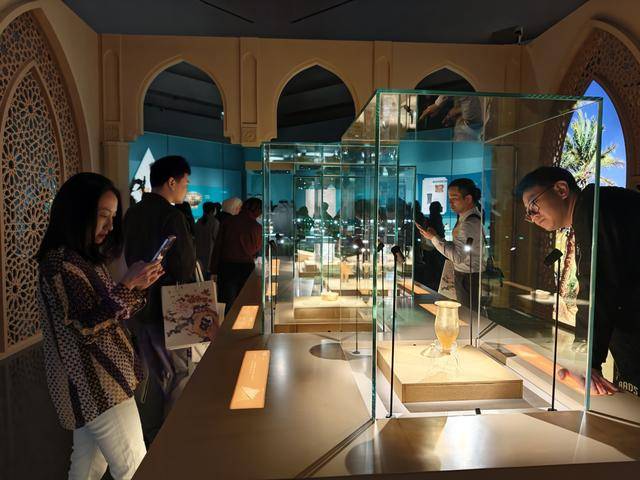 以艺术器物展现文明对话 “科威特王室珍藏展”在广东开展