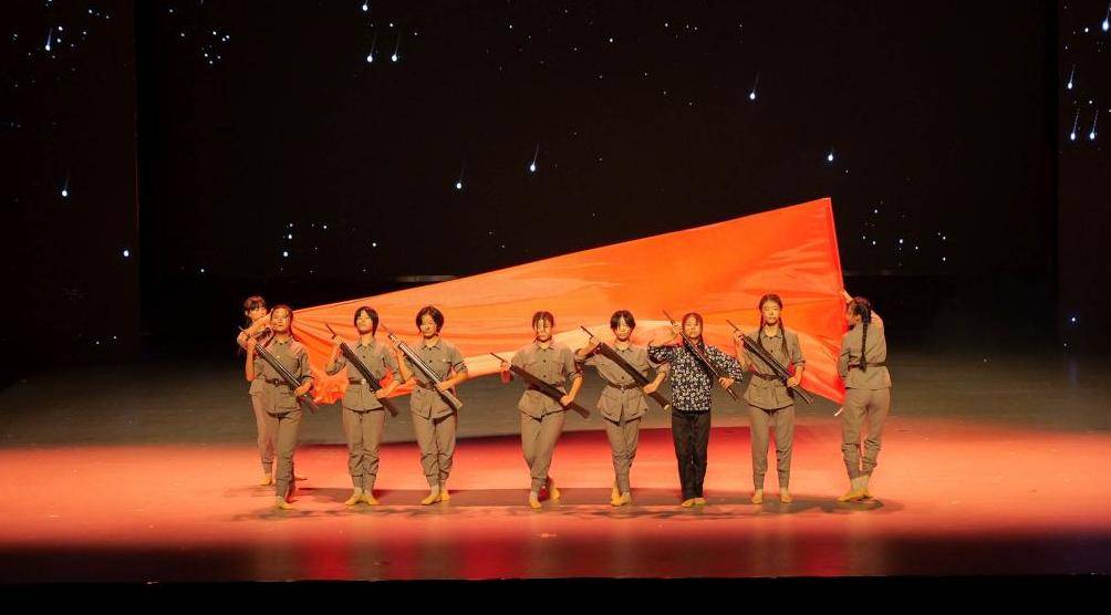 鄂尔多斯市第十五届中小学生艺术展落幕