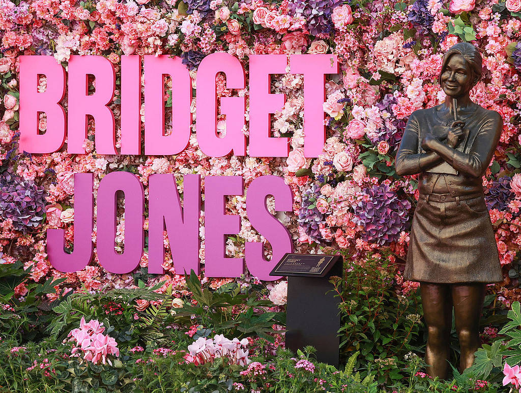 《BJ单身日记》问世30年，伦敦市中心竖起女主人公雕像