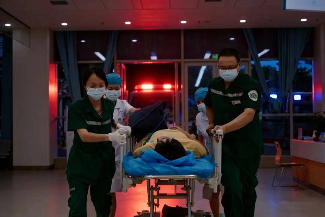 身份不明，全力抢救！宁乡市中医医院为心跳骤停男子搏出生机