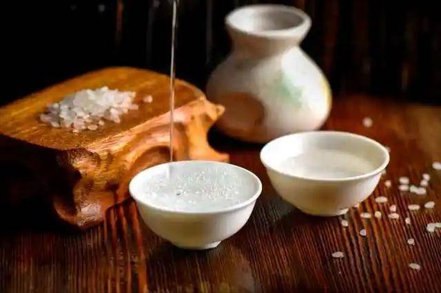 白酒再次成为瞩目！医生表示：肿瘤患者喝白酒，一定多注意几点！