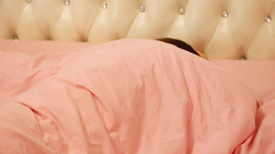 脑梗源头多在日常，饭后的5个习惯，或许正是加深病症的“祸首”