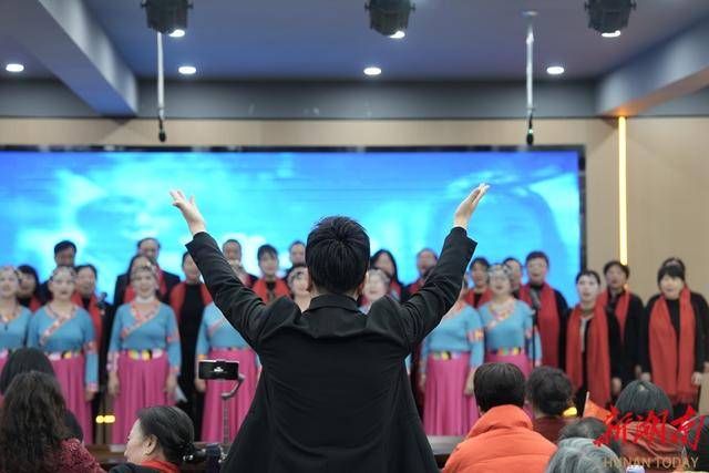 抱班养老你见过吗?在这个乐龄声乐班真幸福！