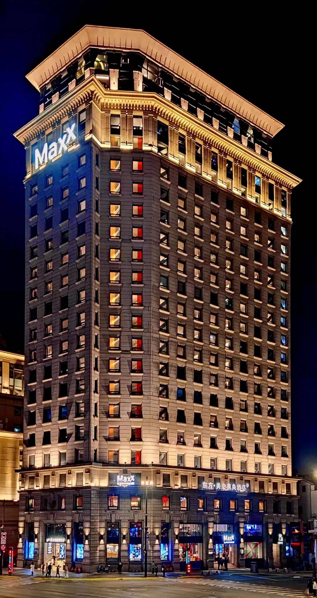 外滩封神！2025 最治愈的艺术展竟然藏在这家酒店里