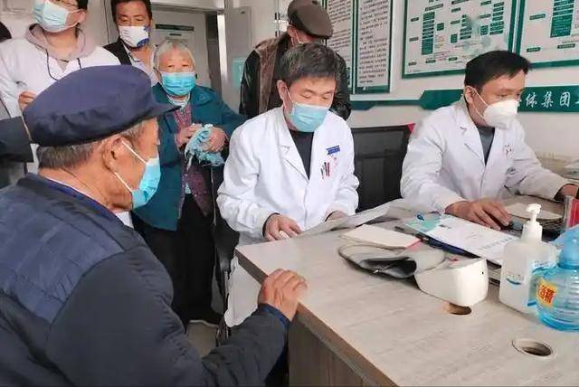 酸奶再次被关注！医生忠告：胃酸反流患者常喝酸奶，或出现3改善