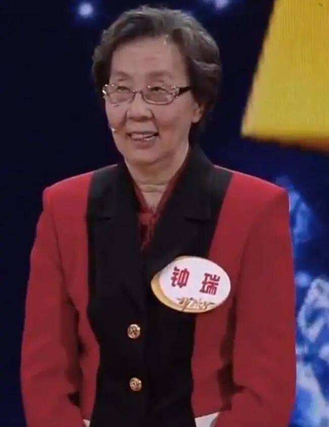 资深播音员，因病去世