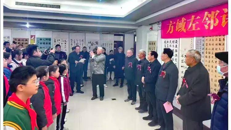 诗词书法联展接团体观展有感（外一首）