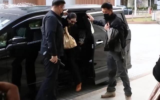 原创            张柏芝被传召出庭作供！整个人暴瘦状态差，遭前经纪人索赔逾千万