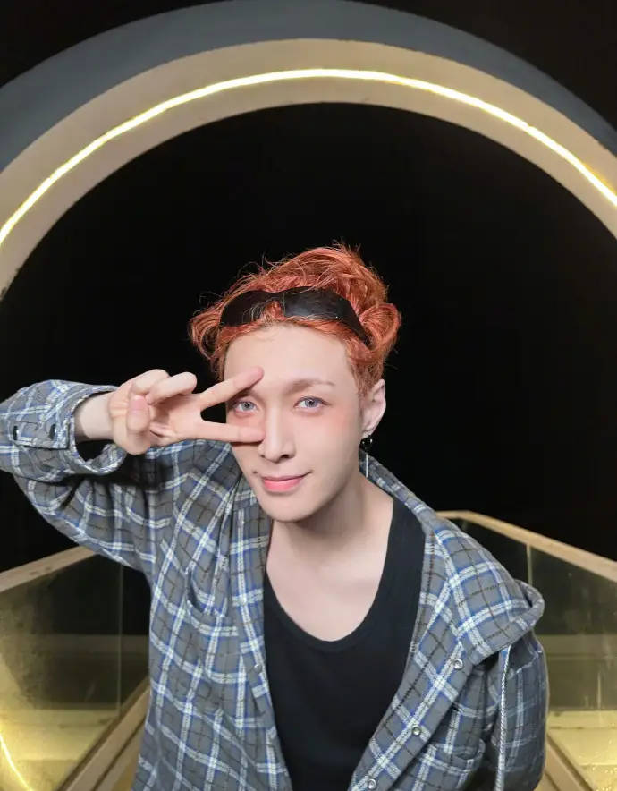 张艺兴退股染色体娱乐 该公司注册资本1000万人民币