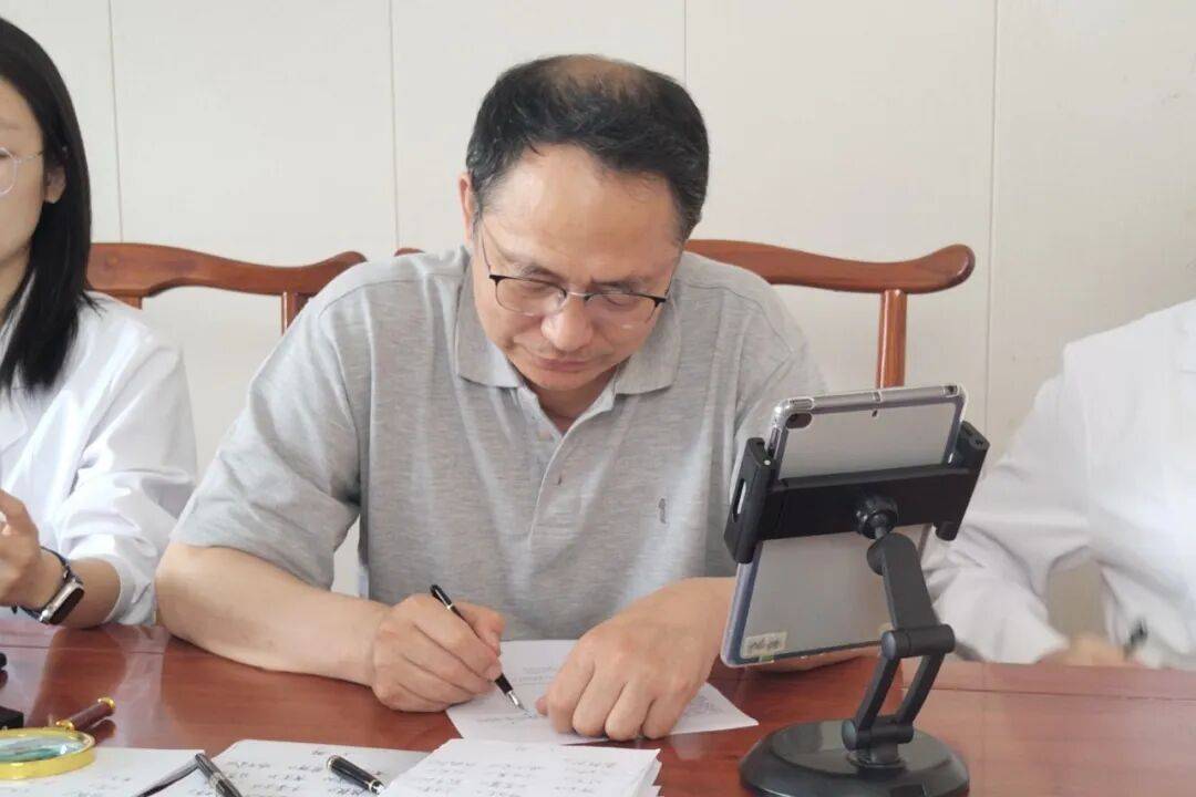 原创            早晚凉中午热？多喝这碗“固表汤”！健脾祛湿强免疫，专治广东“过山车”天气