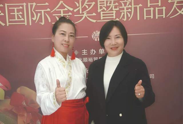 辣妹子邵栖钥唱响《楚台之恋》—记红色之声艺术团演员唱“楚台酒”主题歌