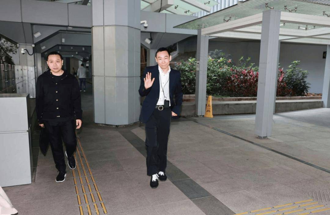 张柏芝庭审再应诉！情绪激动怼大律师：媒体是你亲戚？