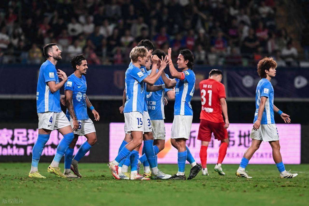 原创            意外！梅州客家降级罪魁祸首找到了，一点中超球队的样子都没有