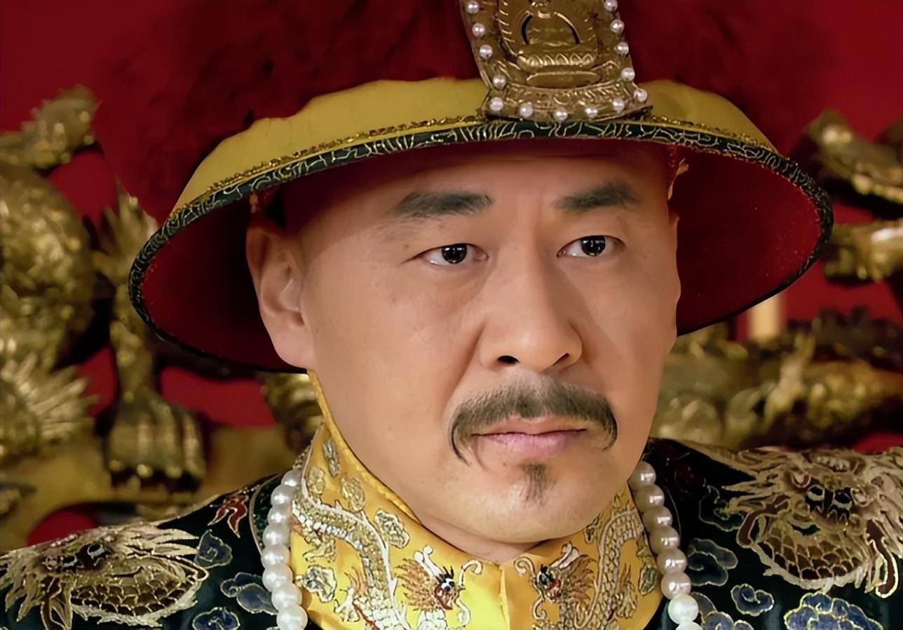 原创            陈建斌逛故宫痛失本名！主持人和游客高喊皇上吉祥