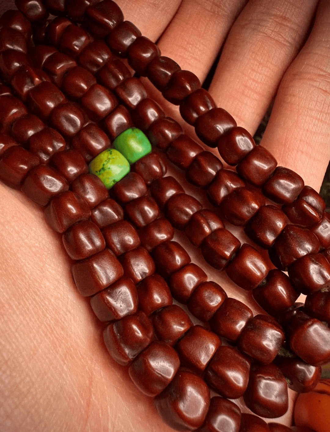 为啥极致颜值的文玩手串都是别人的？ 这点是靠努力无法弥补的