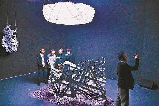 冰岛艺术家“另类造物”