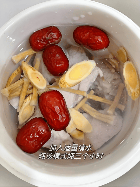 前列腺炎家庭煲汤方，职场男轻松做，缓解尿频隐痛