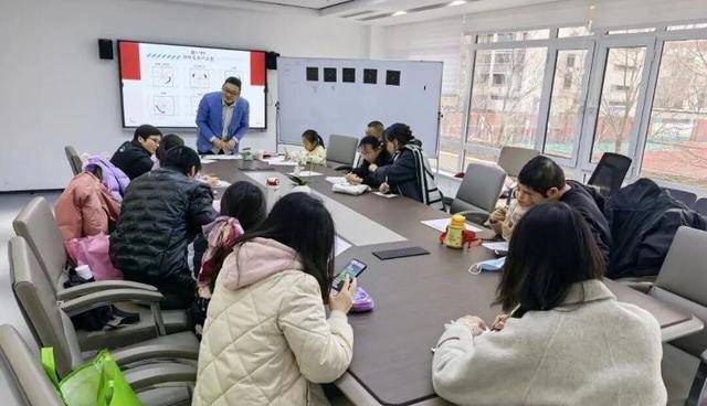 文化书院进行时 | 一笔一画写好字！淄博市文化书院硬笔书法公益课，让萌娃爱上汉字之美