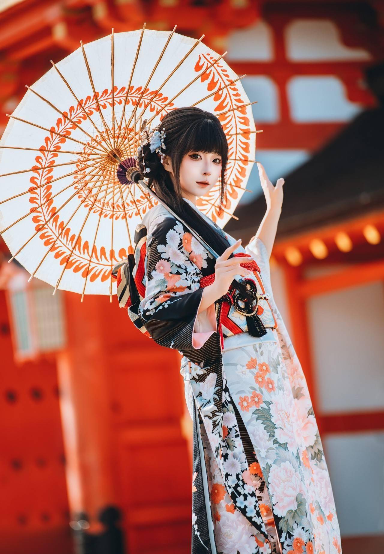 《秋寻》红和服少女写真