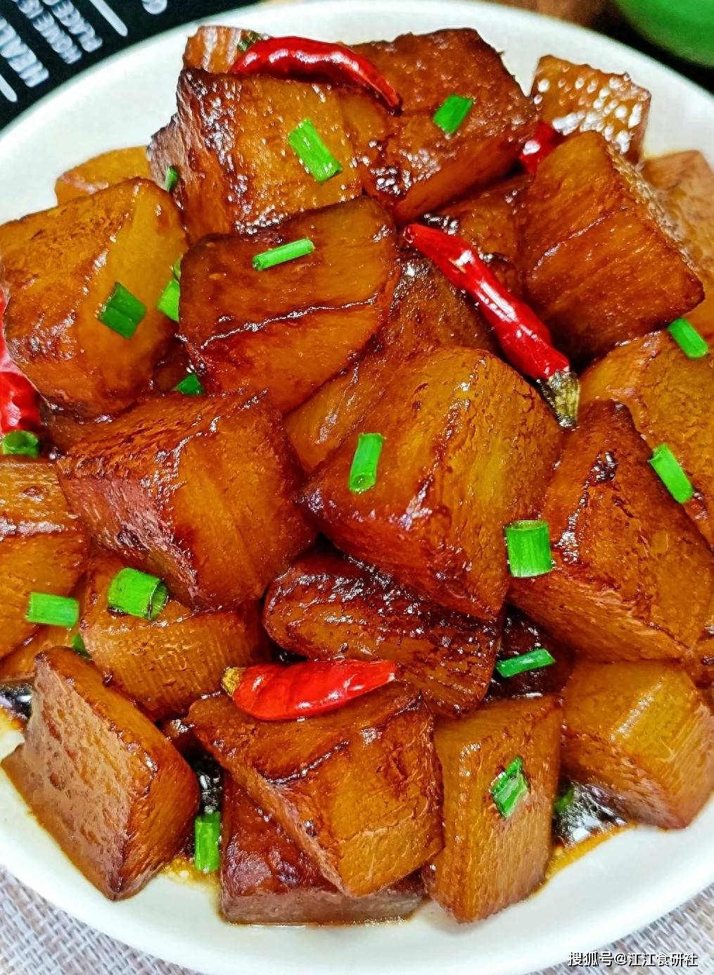 原创            冬天多吃这3样，一吃润燥，二吃驱寒，三吃补气血，四吃强免疫