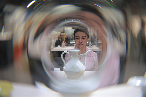 元明颜色釉瓷器及标本展 近百器物两百瓷片循色问历史