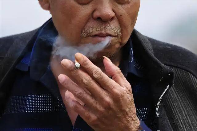 医生忠告：男性一旦彻底戒烟，用不了1年，身体会收获这6个改变