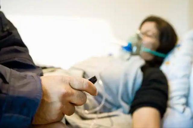 肺癌提前一年就有征兆？医生多次强调：身体这4处变化别忽视！